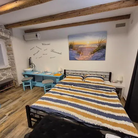 Doppelzimmer Carmen - Sauna, Badewanne, Wlan Pula