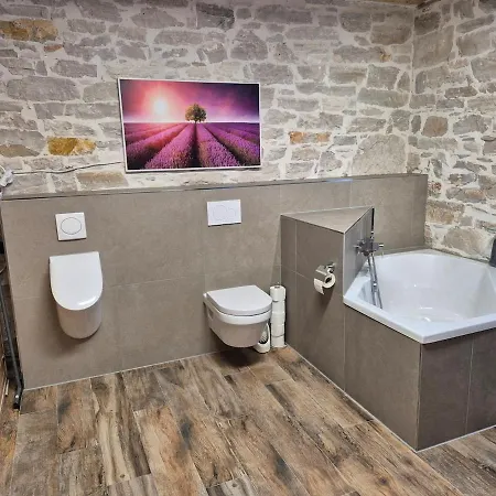 Apartamento Doppelzimmer Carmen - Sauna, Badewanne, Wlan *