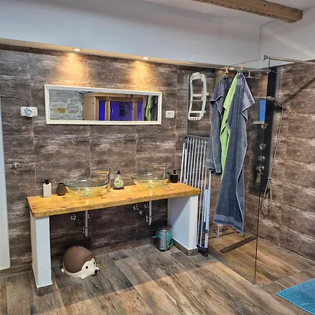Doppelzimmer Carmen - Sauna, Badewanne, Wlan * Pula