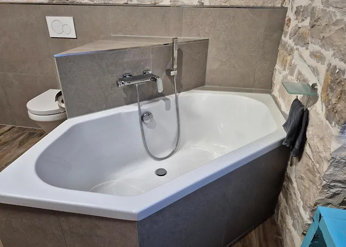 아파트 Doppelzimmer Carmen - Sauna, Badewanne, Wlan 풀라