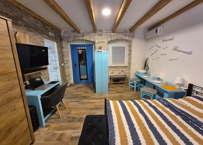 Doppelzimmer Carmen - Sauna, Badewanne, Wlan 풀라