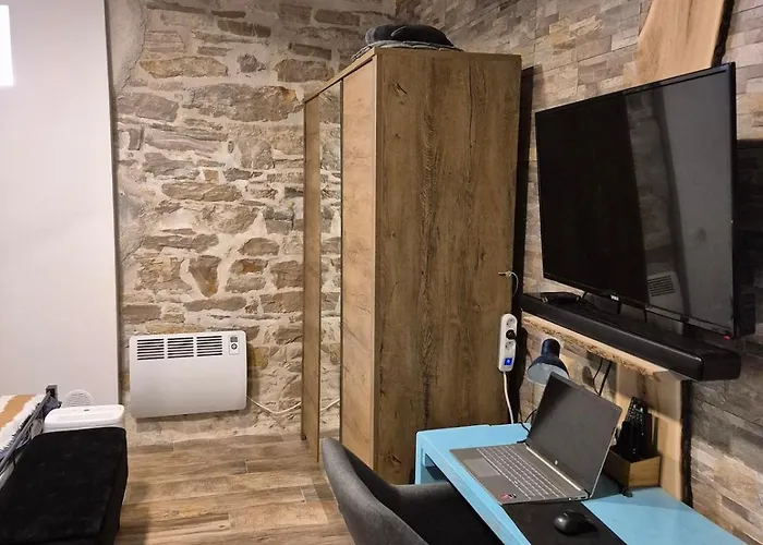 아파트 Doppelzimmer Carmen - Sauna, Badewanne, Wlan *