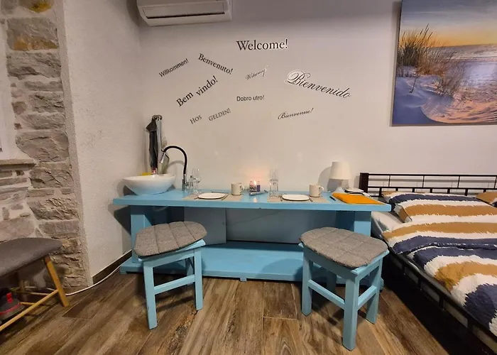 Doppelzimmer Carmen - Sauna, Badewanne, Wlan 아파트 풀라