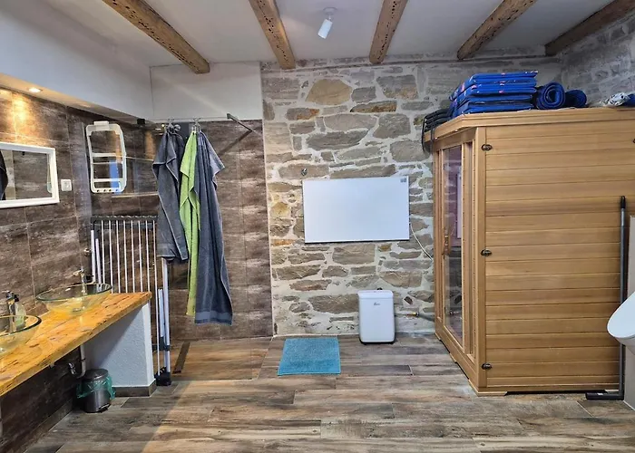 아파트 Doppelzimmer Carmen - Sauna, Badewanne, Wlan