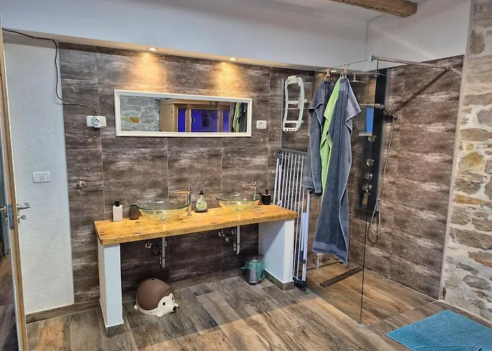 아파트 Doppelzimmer Carmen - Sauna, Badewanne, Wlan *