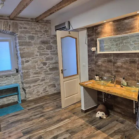 Appartement Doppelzimmer Carmen - Sauna, Badewanne, Wlan
